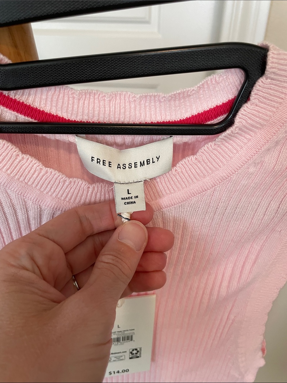 Light Pink Ribbed Sleeveless Tank Top - Picture 2 of 7